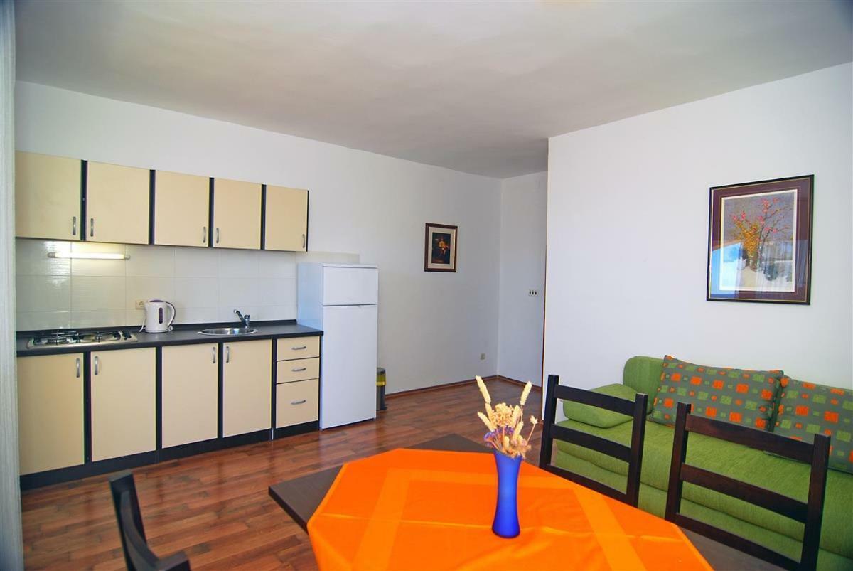 דירות Zečevo Apartman Luca מראה חיצוני תמונה