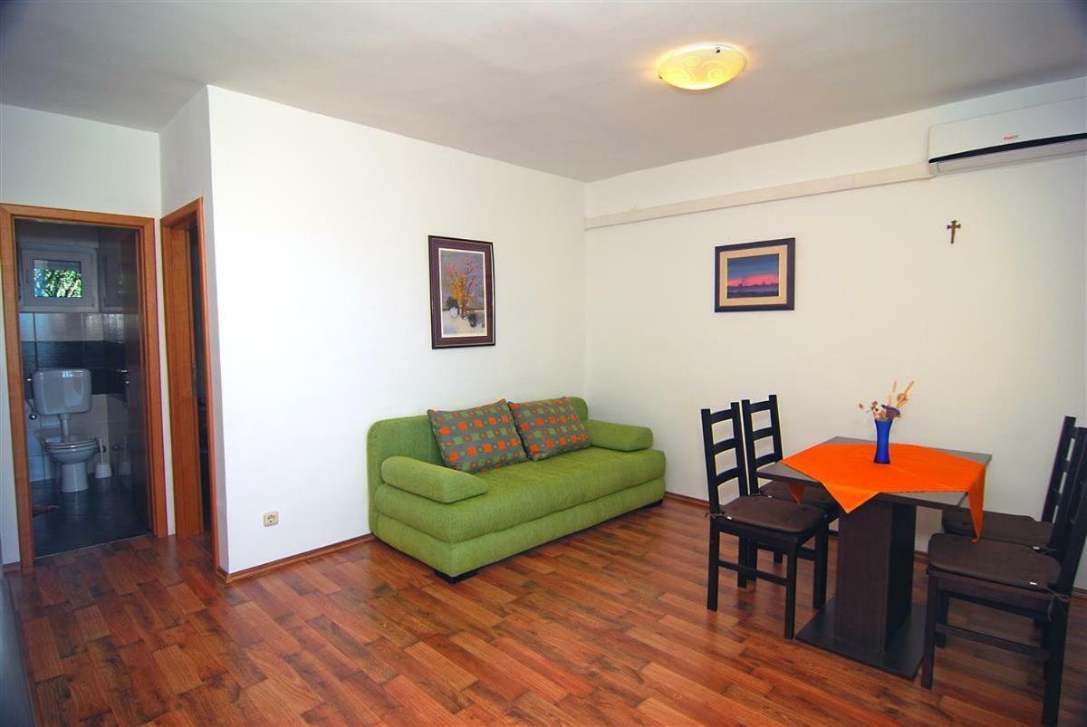 דירות Zečevo Apartman Luca מראה חיצוני תמונה