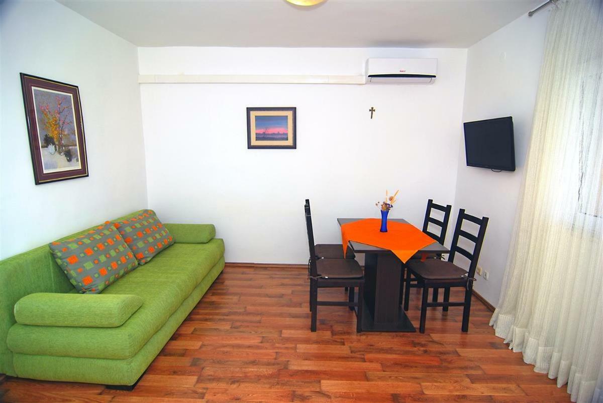 דירות Zečevo Apartman Luca מראה חיצוני תמונה
